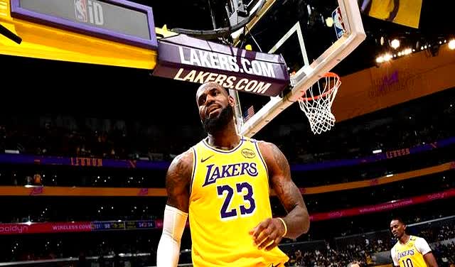 一场经典之战!NBA点燃球迷热情 一场经典之战!NBA点燃球迷热情