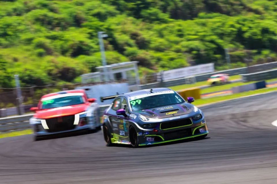 包含赛车赛程公布，焦点大战一触即发的词条