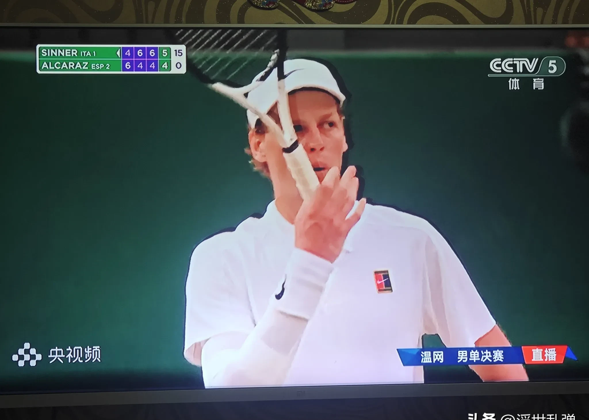 ATP总决赛险胜戴维斯杯，辛纳状态火热