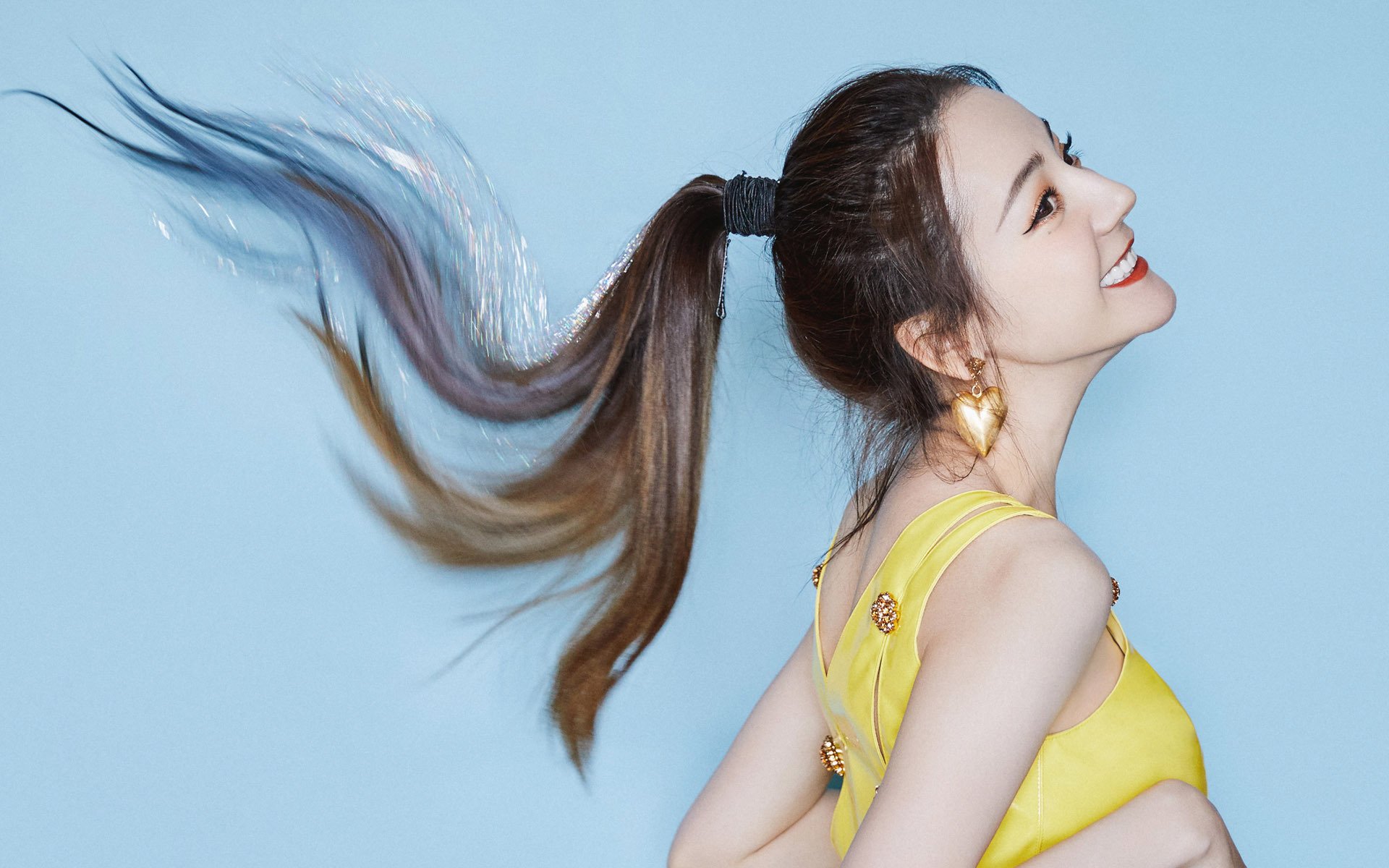 改写剧本！红牛二队横扫梅赛德斯，塞恩斯单圈风暴刷新纪录