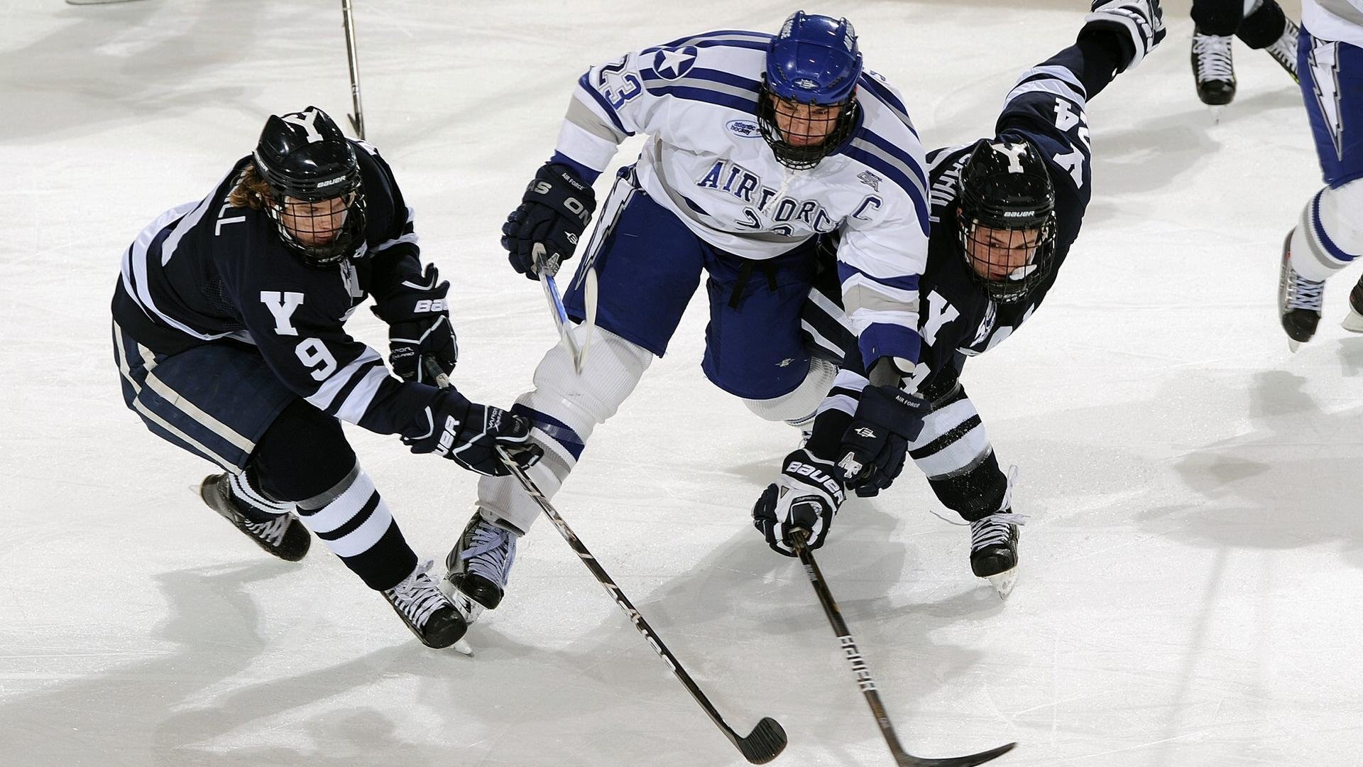 勒克莱尔孤军统治难掩法拉利颓势，红牛二队战术制胜上演逆袭奇迹