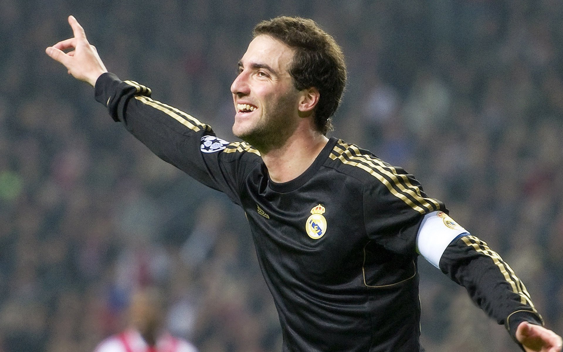 西甲德比硝烟未尽，丹佛高原已见王者，当梅西退场时，约基奇刚刚投出绝杀