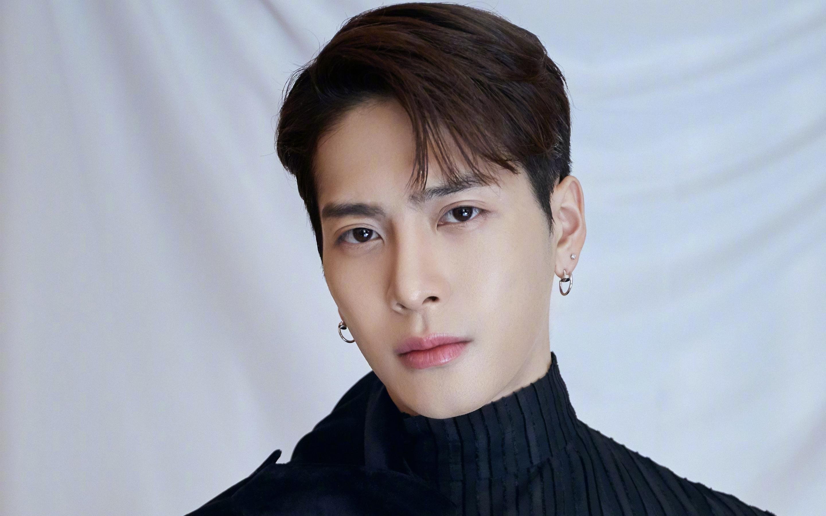 友谊赛？不，这是克瓦拉茨赫利亚的个人展厅